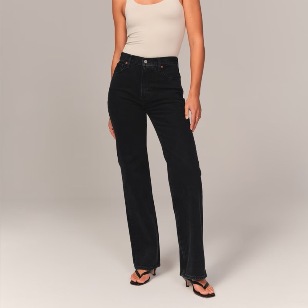 Abercrombie & Fitch Women’s 90s Relaxed Jean High Rise